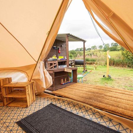 Roaches Retreat Family Glampsite, Rocky Reach Bell Tent With Outdoor Adventures And Campfire Nights Upper Hulme Ngoại thất bức ảnh