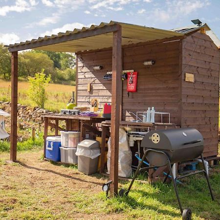 Roaches Retreat Family Glampsite, Rocky Reach Bell Tent With Outdoor Adventures And Campfire Nights Upper Hulme Ngoại thất bức ảnh