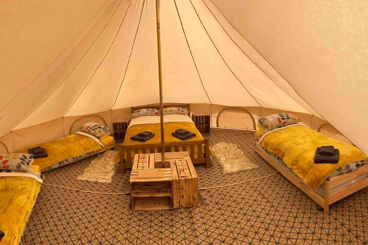 Roaches Retreat Family Glampsite, Rocky Reach Bell Tent With Outdoor Adventures And Campfire Nights Upper Hulme Ngoại thất bức ảnh