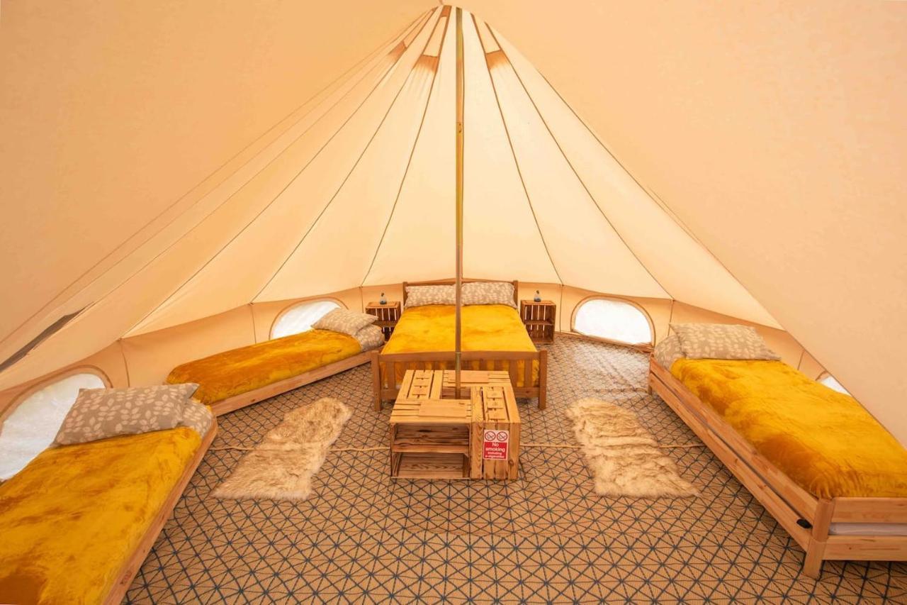 Roaches Retreat Family Glampsite, Rocky Reach Bell Tent With Outdoor Adventures And Campfire Nights Upper Hulme Ngoại thất bức ảnh