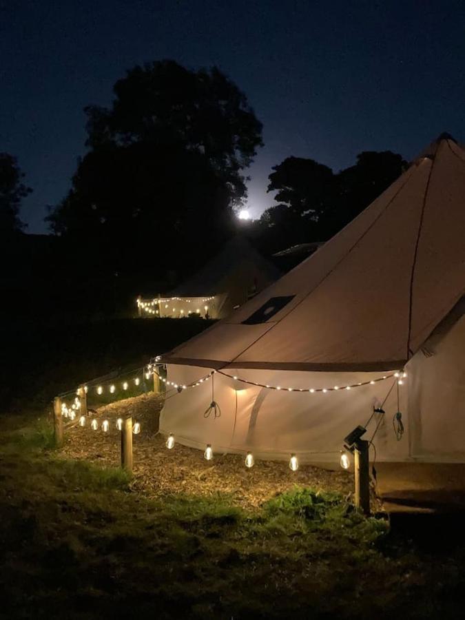 Roaches Retreat Family Glampsite, Rocky Reach Bell Tent With Outdoor Adventures And Campfire Nights Upper Hulme Ngoại thất bức ảnh
