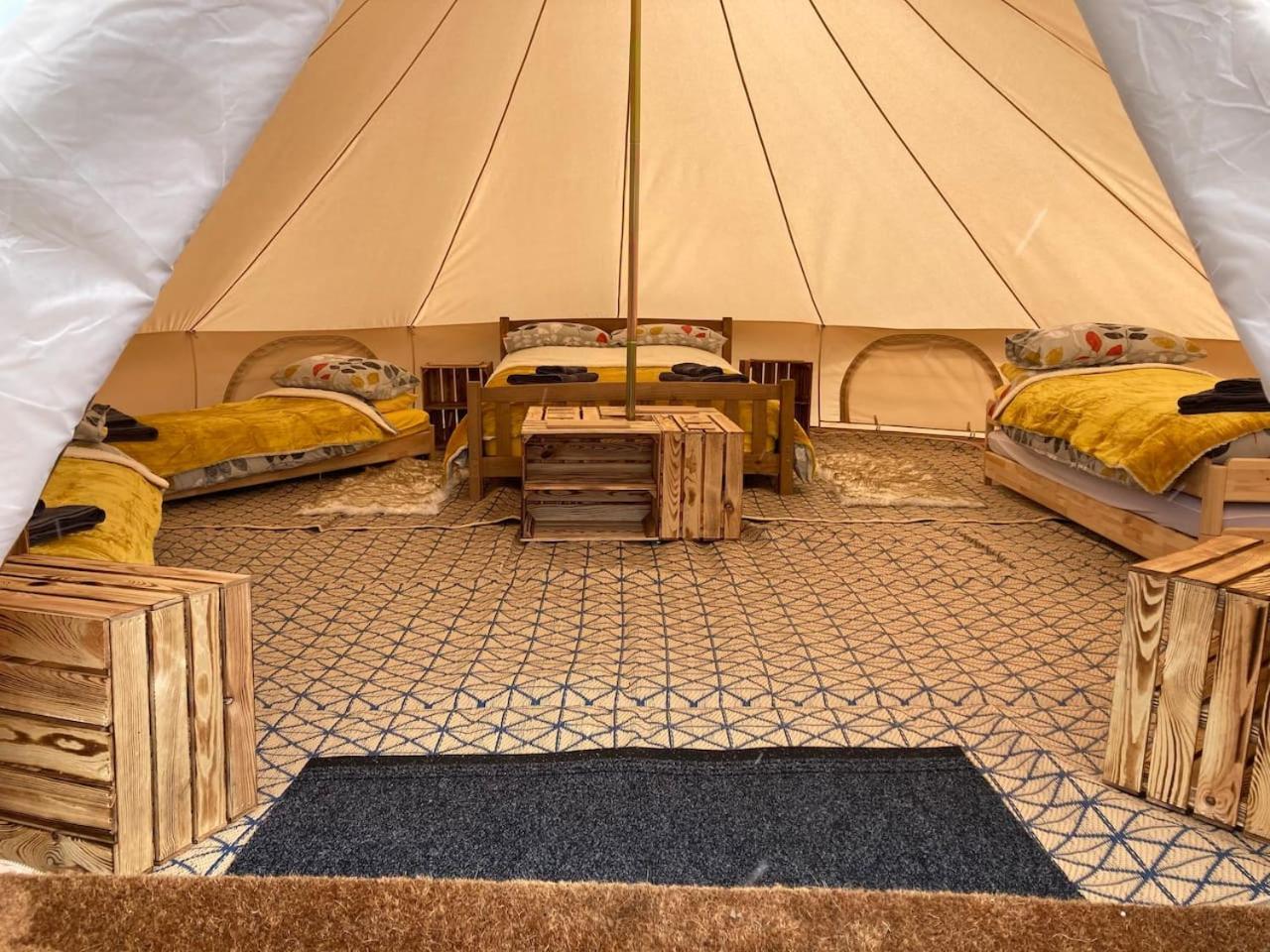 Roaches Retreat Family Glampsite, Rocky Reach Bell Tent With Outdoor Adventures And Campfire Nights Upper Hulme Ngoại thất bức ảnh