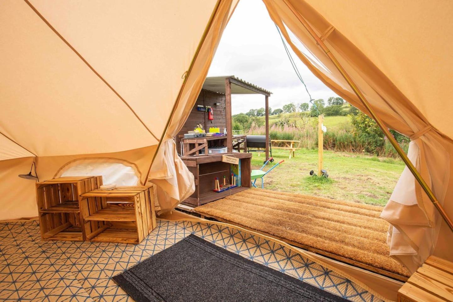 Roaches Retreat Family Glampsite, Rocky Reach Bell Tent With Outdoor Adventures And Campfire Nights Upper Hulme Ngoại thất bức ảnh